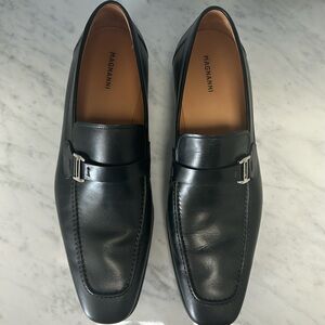 Men’s size 12 never worn Magnanni loafers Black